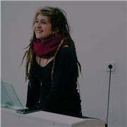 Maestra de música y profe de piano con años de experiencia en clases online y presenciales